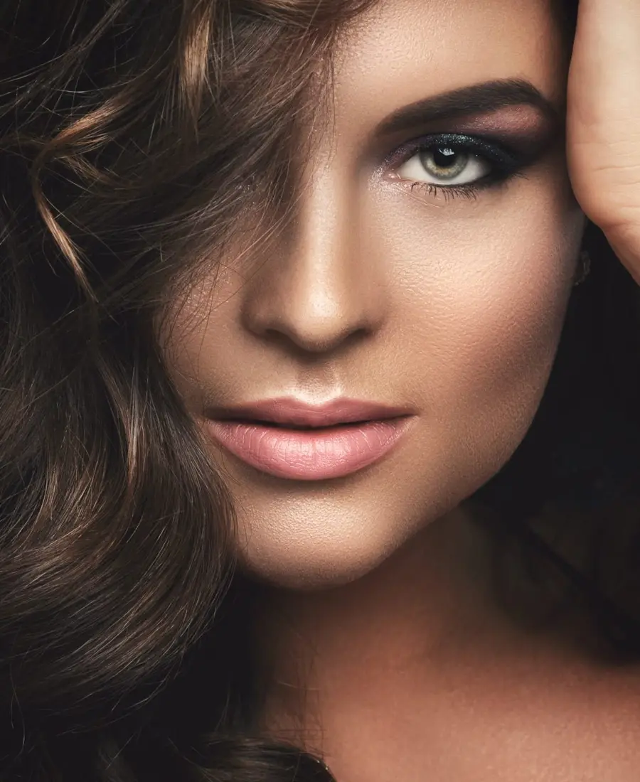 Woman with glowing skin and natural make up, skin revitalisation at Dulwich Natural Beauty London